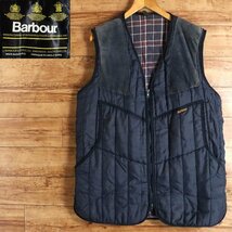 E3S/R1.10-1　英国製　Barbour　バブアー　キルティングベスト　ハンティングベスト　レザーパッチ　刺繍ロゴ　M　ネイビー　ヴィンテージ_画像1