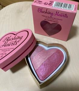 即決 新品 チーク MAKEUP REVOLUTION ブラッシングハート ハートブラッシャー ピンク 大きめ メイクアップレボリューション