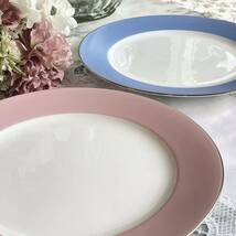 r164 大倉陶園 シンプルながら上品な雰囲気を醸し出す 色蒔き ピンク ブルー デザートプレート 2枚 鮮やかな色彩と白磁の対比が美しい_画像8