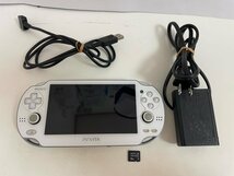 動作確認済　詳細は説明欄に記載　SONY　PSVITA　ホワイト　本体　8GBメモリーカード　充電ケーブル付　PCH 1000　_画像1