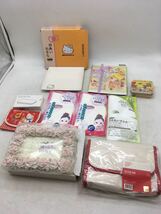 【1円スタート】雑貨 まとめて 未使用込 キティちゃん プレート 財布 写真立て パック マスク 爪ケアセット 色々 ポーチ DM0109L_画像1