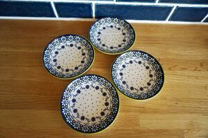 【新品未使用】白　ポタリー風食器4枚セット 平皿 取り皿 花柄 北欧風食器