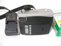 超美品 FUJIFILM NEO CLASSIC instax mini 90 ブラック 富士フイルム バッテリー/充電器/フィルム40枚付属 _画像4