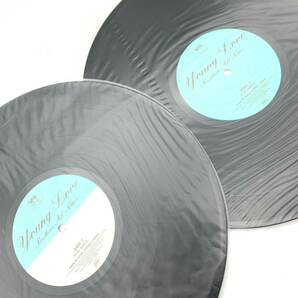 サザンオールスターズ レコード2枚組 ヤング・ラヴ 歌詞カード付き ケースサイズ一辺約31.2cm コレクション 音楽 J-pop サザン ポップスの画像3