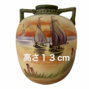 オールドノリタケ・１９１１年〜１９２１年・花瓶・高さ１３cm×幅１１cm×口径３.８cm・夕暮れの水辺の風景
