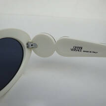 Vintage GIANNI VERSACE ジャンニヴェルサーチ サングラス白ホワイトGianni Versace MOD.527 COL.850 Sunglassesメデューサ カートコバーン_画像4