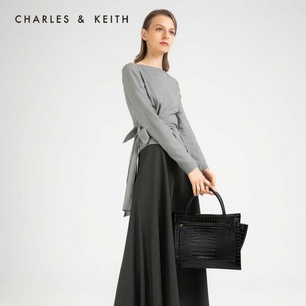 CHARLES＆KEITH　チャールズアンドキース　クロコ調ショルダーバッグ