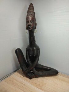 当時物　レトロ　アフリカ　彫刻　木彫り　裸婦像　置物　飾り物　首長族　インテリア　ヴィンテージ　オブジェ　美術品　