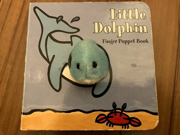 Little Dolphin: Finger Puppet Book