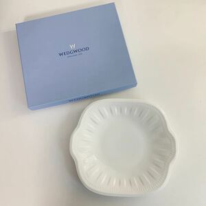 未使用品 WEDGWOOD ウェッジウッド COLOSSEUM コロシアム BONE CHINA プレート お皿 食器 キッチン インテリア ENGLAND イギリス製