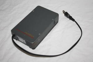 PROTECH　AC-L50　V字マウント型ビデオカメラ直付けACアダプター (Dタップ、ACコンセント付)