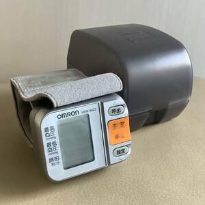 【完動品】オムロン　デジタル自動血圧計　手首式血圧計 HEM-6022