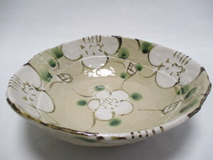 和陶器　織部　手描き椿　大鉢　26ｃｍ　大きなサイズ　変形大鉢