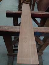 山桜　さくら　No.240111-D　無垢　乾燥材　板（長さ1000㎜ｘ幅125㎜ｘ厚み18㎜）1枚　木材　DIY　棚板　小物作りに_画像3