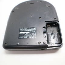 ジャンク ソニー Discman CDプレイヤー D-211 日本製 電池端子 錆あり 動作不良品_画像5