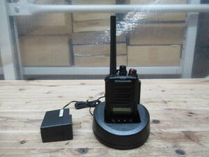 スタンダード製 トランシーバー 無線機 VXD30 / 充電器 CD-70 管理6Z0106A33 