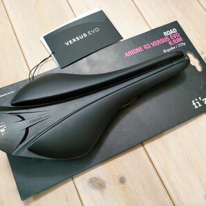 fizik ARIONE R3 VERSUS EVO KIUM Regular 225g フィジーク アリオネ