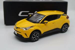 J0916 T ☆1/30 トヨタ　C-HR 非売品　ミニカー　カラーサンプル　５A3　イエロー