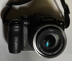 ジャンク扱い　パナソニック Panasonic Lumix DMC-FZ38 コンパクトデジタルカメラ