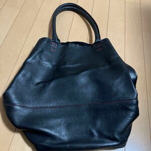 THE CONRAN SHOP 黒色バック赤色ステッチ バケツ型バック トートバッグ ブラック ショルダーバッグ