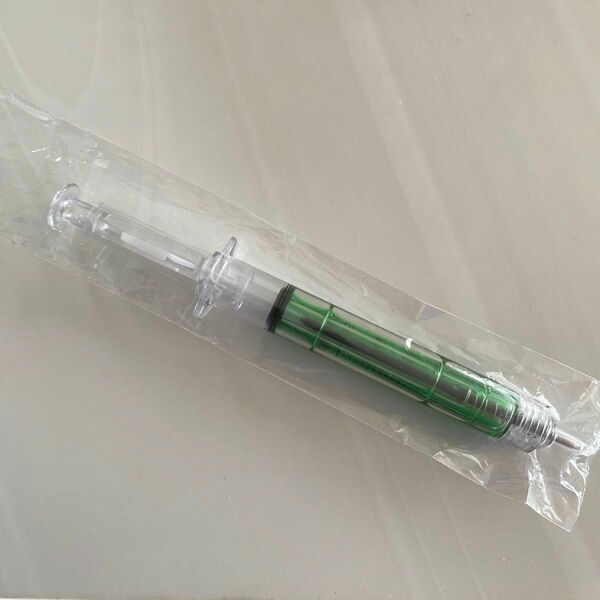 ボールペン　注射器型　緑　新品