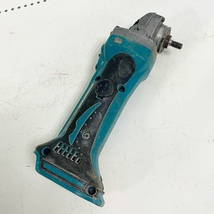 ♭♭ MAKITA マキタ 100ｍｍ　充電式ディスクグラインダー　本体のみ　使用感あり GA400D 14.4V 傷や汚れあり_画像4