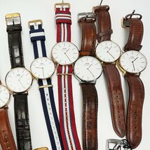 ☆☆【1円スタート】 Daniel Wellington ダニエル・ウェリントン ジャンク 腕時計 32本 まとめ 1スタ クォーツ 全体的に状態が悪い_画像5