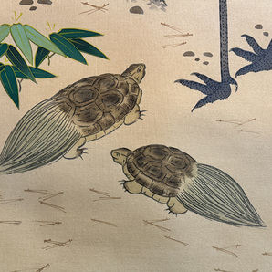 真作 秋光作 鶴亀 掛軸 尺八立 日の出 松に双鶴 双亀 とても縁起の良い絵柄 日本画 共箱の画像7