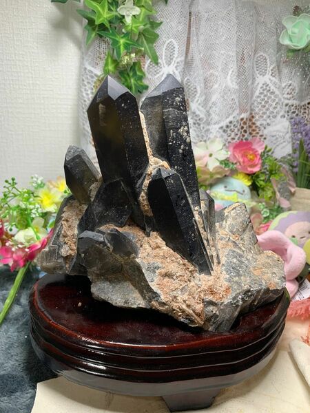 黒水晶 鑑賞石モリオン(黒水晶)は、魔よけ・邪気祓い効果　