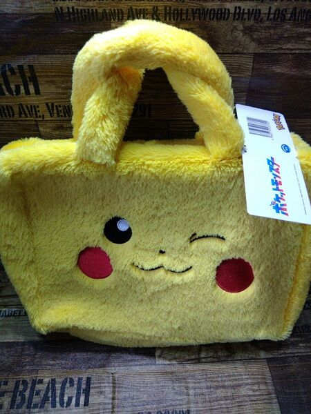 新品　ポケットモンスター　プレミアムモコモコバッグ　送料込み