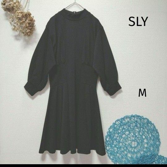 SLY スライ　PLACKET WAIST SHAPE MINIワンピース