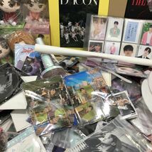 SEVENTEEN Stray Kids セブチ スキズ 生写真 チェキ うちわ ペンライト タオル シーズン アクリル スタンド 等 まとめ セット[N0699]_画像6