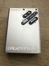 SONY ソニー カセットウォークマン WM-DD ゴールド 中古JUNK_画像2