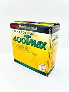 Kodak コダック フィルム　期限切れ　モノクロ　TMAX 400 ロールフィルム　35mm 長さ　30.5m black white 一箱　箱は開封済み　