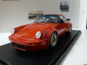 スパーク SPARK 1/18 ポルシェ911 カレラ 本体とディスプレイケースのセット