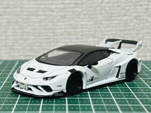 カスタムミニカー　MINI GT　1/64 深リムホイール　ナンバープレート付き　ランボルギーニ ウラカン　LB　シャコタン　1円スタート