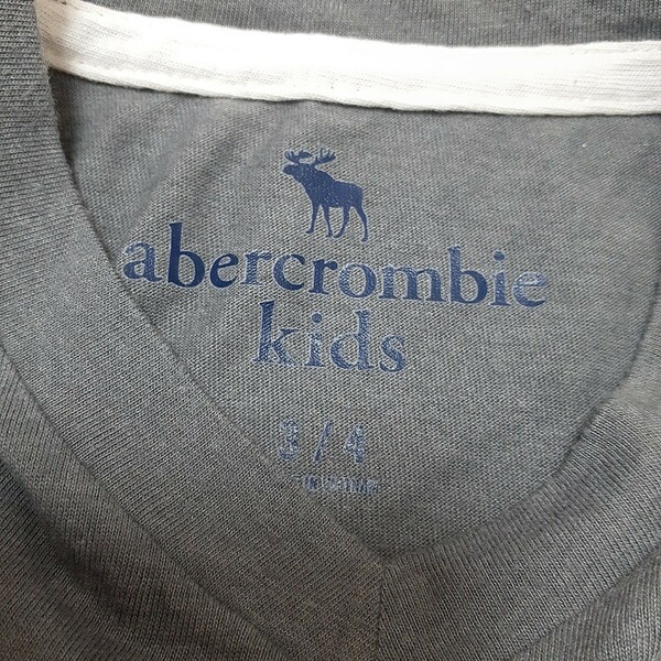 Abercrombie&Fitch　キッズ　3T4T 90 95 100 半袖Tシャツ　Vネック　子供服　男女可能　男の子　女の子　アバクロンビー&フィッチ