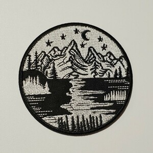 Y-4【 アイロンワッペン 】 刺繍ワッペン アップリケ リメイク patch パッチ 山 マウンテン MOUNTAIN アウトドア アイロンワッペン