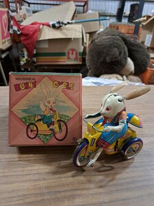 佐藤玩具 製作所 ブリキ ぜんまい仕掛け うさぎ 三輪車 BUNNY CYCLE バニーサイクル 昭和レトロ ビンテージ 箱付き