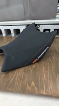 土日限定出品！！エルゴ　シート　KTM DUKE 200 125 390 パワーパーツ　ケーティエム 　PowerParts_画像2