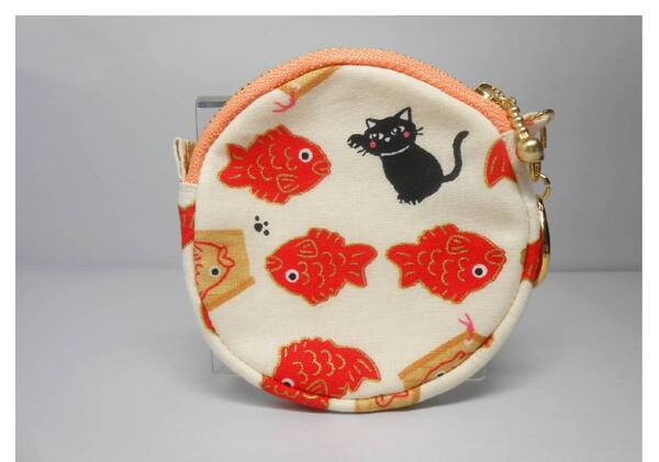 弓道 カスミ的モチーフのポーチ 鯛とくろねこ柄 ハンドメイド品