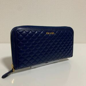 美品　PRADA プラダ　キルティング　レザー　ラウンドファスナー　ジッピーウォレット　長財布　ブルー　金ロゴ