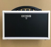 BOSS KATANA-MINI (White) / ボス ギターアンプ 刀ミニ 限定カラー (別売の電源アダプターとセットにて)_画像2