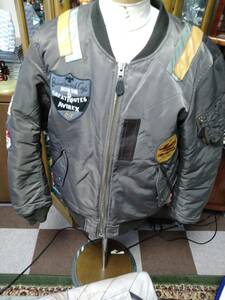 HAV７０　 AVIREX MA-1　WAPPEN　MODIEIED　MILITALY　JACKKET　SNo-6122043　2XL　ダークブラウン　中国　中古超良品 ！