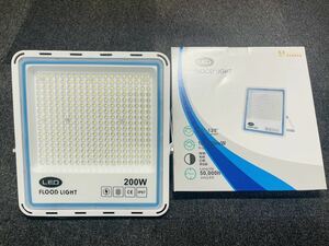 【送料無料】極薄型 LED投光器 200W 2個セット 広角120° 昼光色6000K 22000LM IP67 作業灯 駐車場灯 防水 屋外