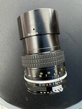 ★美品★Nikon NIKKOR 135mm 1:2.8 マニュアルフォーカス レンズ 中古品 _画像4