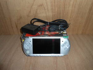 9.- SONY PSP-3000 プレイステーション・ポータブル / 充電コード付き + PSP ソフト 4本セット