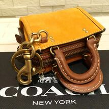 未使用　コーチ COACH ミニローグ　バッグ　チャーム　キーホルダー　キーリング コインケース パパイヤ　定価29700円　CA517　バッグ型_画像6