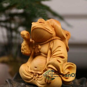 木彫 幸福を祈るカエル 彫刻 飾り置物 精密細工 美術工芸品