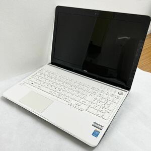 NEC ノートパソコン［PC-LS350SSW］Core i3 ホワイト White PC動作確認・初期化済み ACアダプタ/ワイヤレスマウス/その他付属品付き